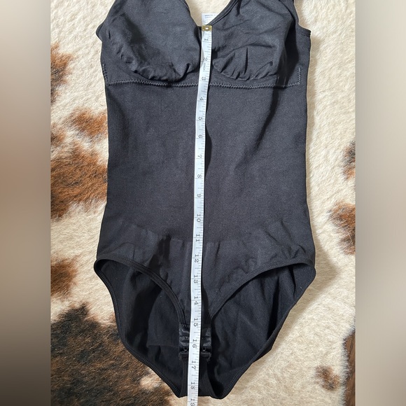 One piece shapewear - Picture 7 of 9